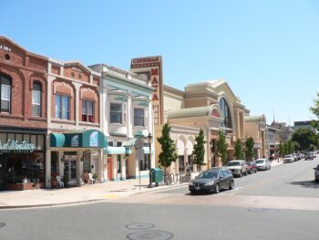 Main_Street_Salinas_via_Wikimedia_Commons
